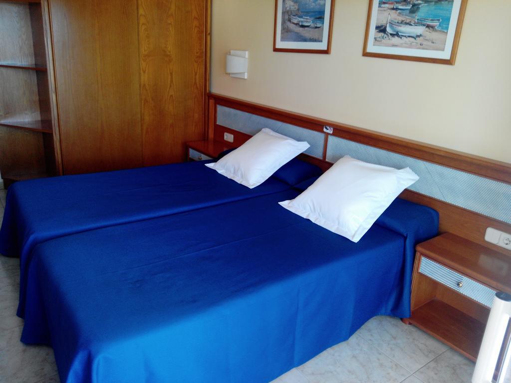 Hostal Leo D'Or Cala d'Or  Room photo